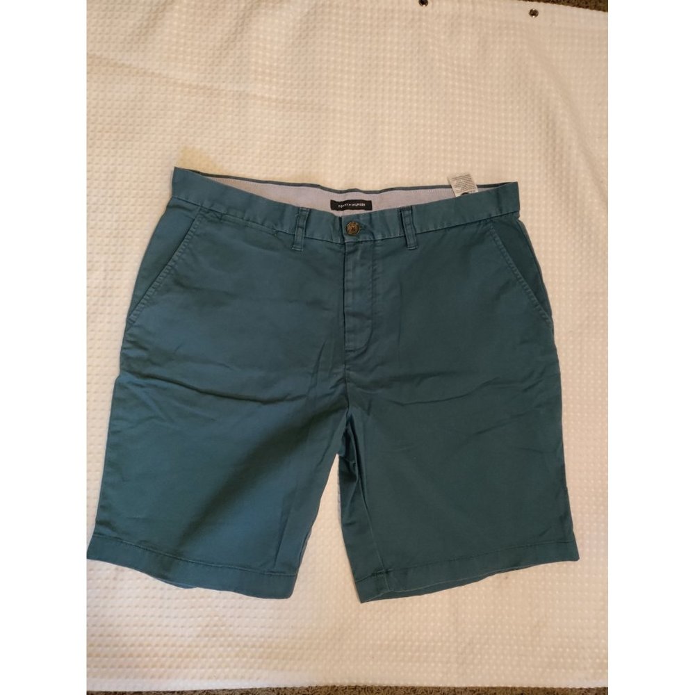 Men's Size 35 Shorts by Tommy Hilfiger